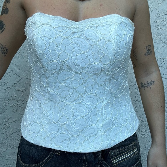 Beautiful Lace Corset, Never Worn - Picture 10 of 11